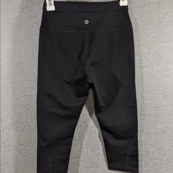 Core 10 Yoga Capri Legging - Picture 6 of 8